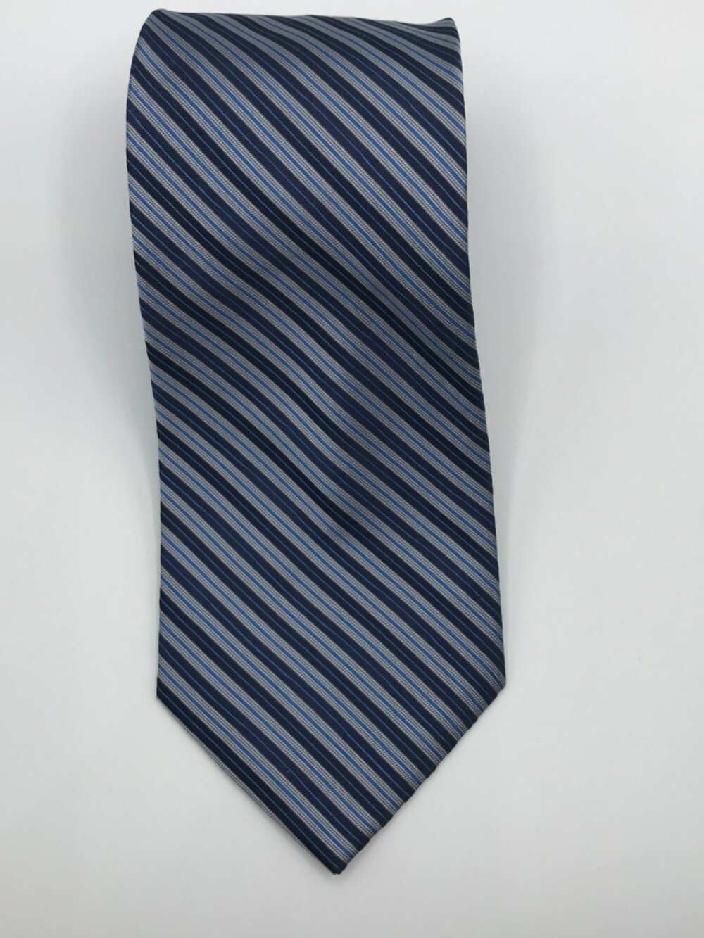 Claiborne Men's Blue Stripe 100% Silk Hand Made 4" X 58.5" Tie